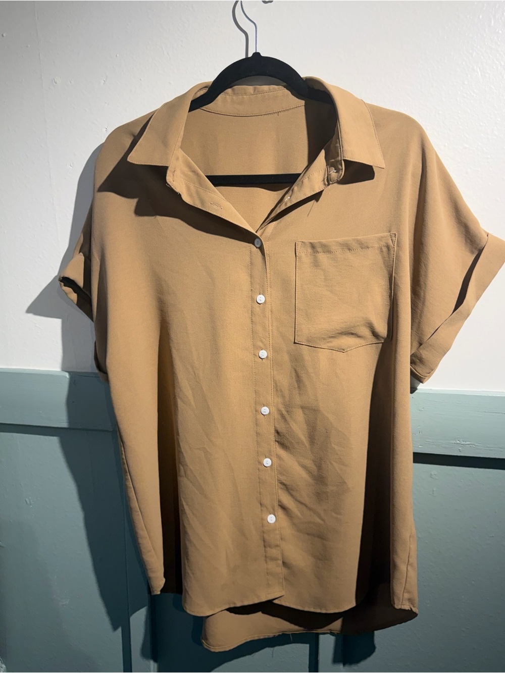 Women’s  Short-Sleeve Camp Collar Shirt in Camel